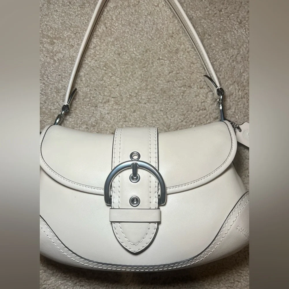 (Soho Flap AUTHENTIC) Coach White Leather Saddle Shoulder Bag - Picture 3 of 13